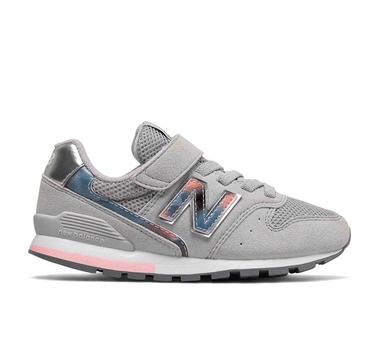 996