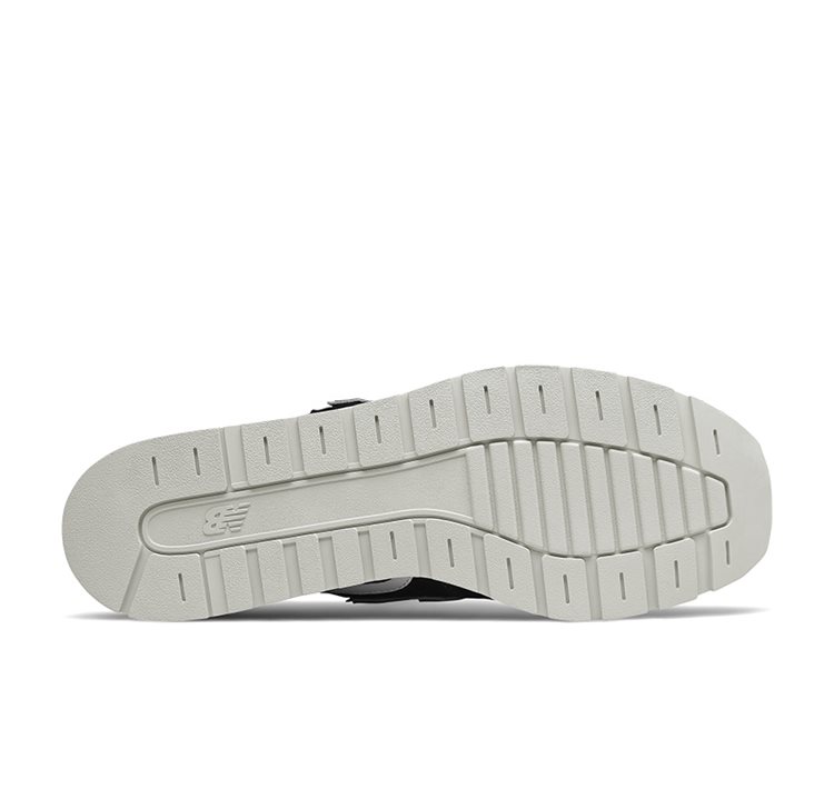 996