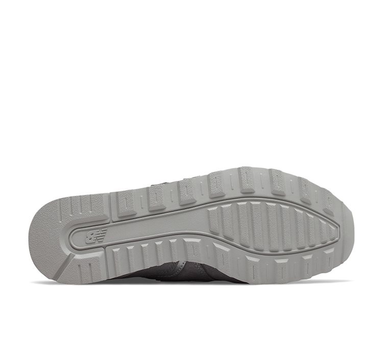 996