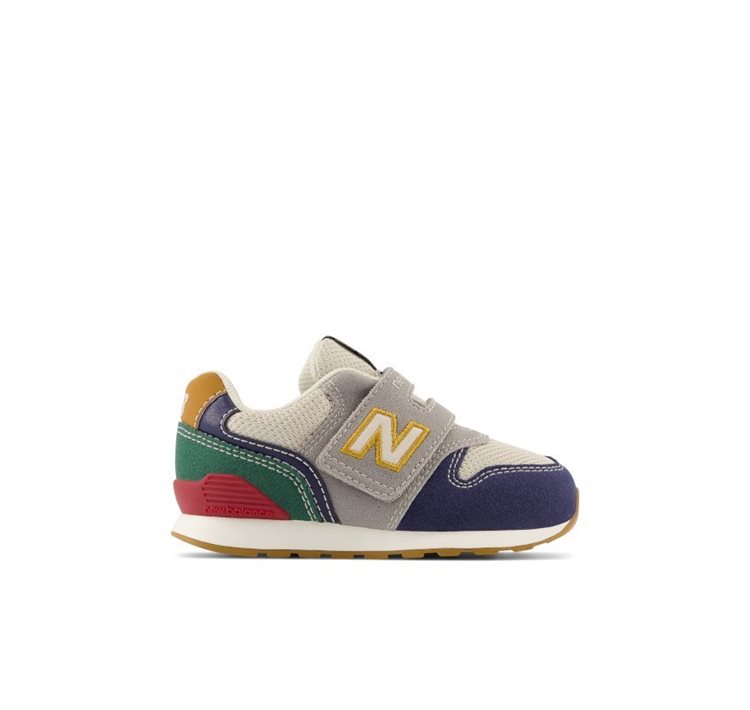 996