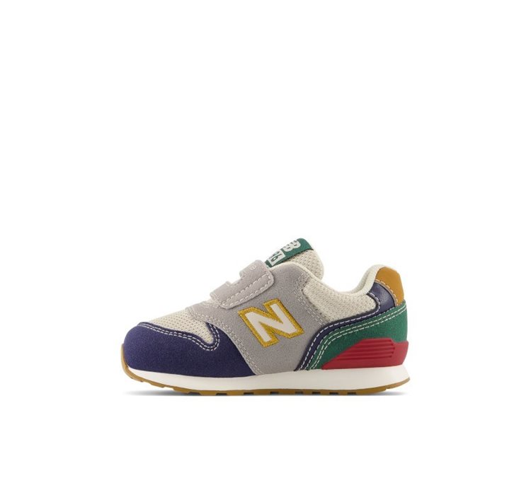 996