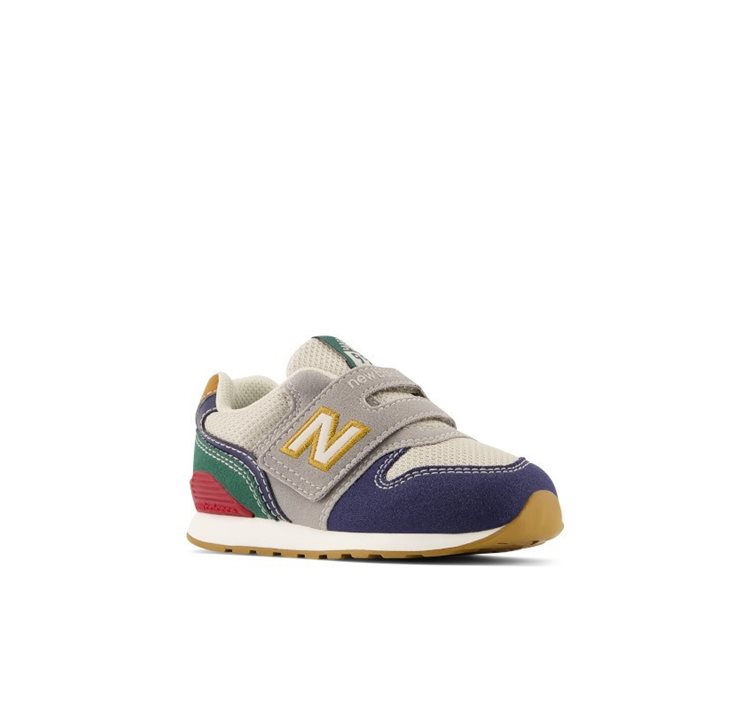 996