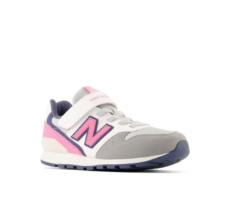 996